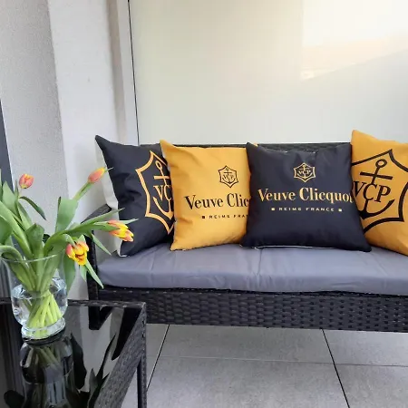 Апартаменты Golden Mood *